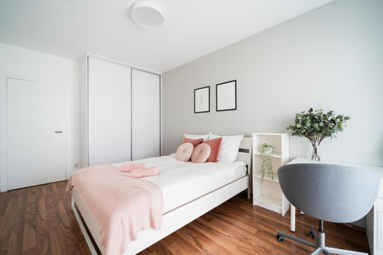 Big Apart - Atal Towers - 3 Rooms - Private Parking Place Wrocław Exterior foto